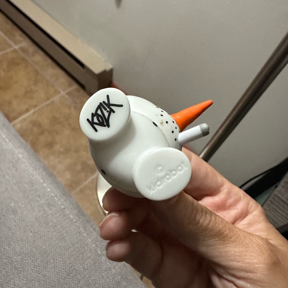 Kid robot Frank kozik snowman 2010 edition. - Picture 8 of 9